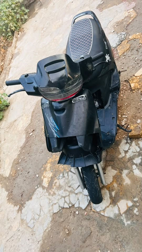 السلام عليكم
دراجة فراشة فحل للبيع 🛵
المحرك مابي شي، هندر واحد وتشتغل، والكهربائيات كلها شغالة وما بيها نقص.

🔹 البريك الأمامي ملغي
🔹 الأشاير عاطلة والكتف مالتهن
🔹 التايرات جدد
🔹 الدبلات جدد
🔹 قفل الجنطة شغال
🔹 الدراجة كدامك وتشوف نضافتها بنفسك

📍 المكان: الديوانية – المهناوية
📞 للجادين: ***********

اللي تفيده يعلق واني ادخله خاص⭕️
