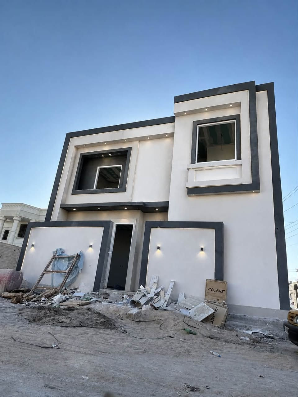 صباغ جدران وشبابيك وسحب المعجون والستن ب اسعار مناسبه للتواصل ***********
