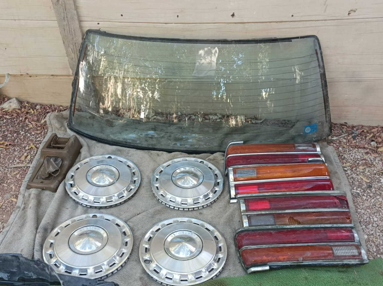 السلام عليكم اخوان ادوات اكرونه 80 كبات و بكليات وره  و جامه و ادوات مارك 92 لايتات واي استفسار ***********8
