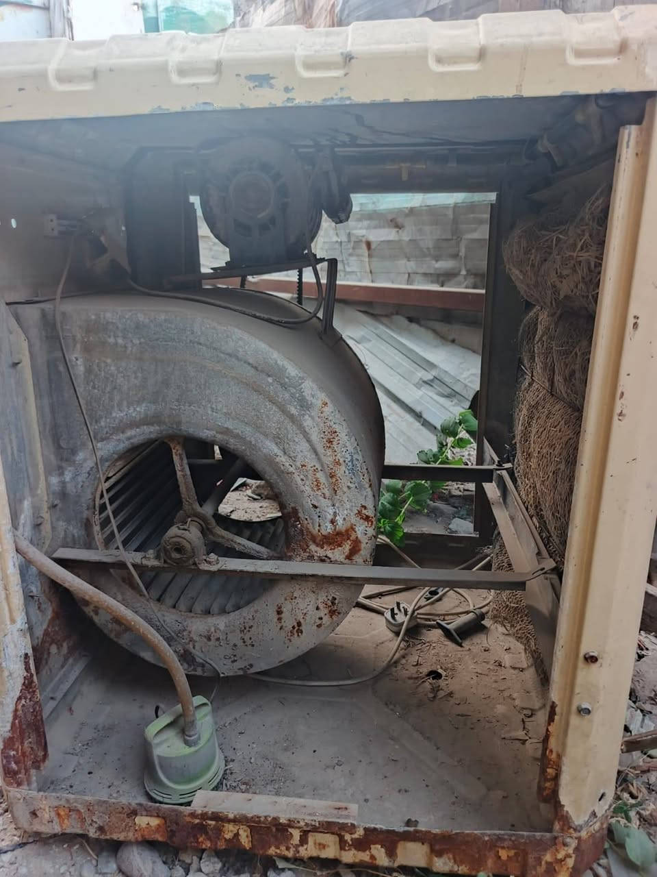 (مبرده + كنفيره صغيره) للبيع كاملات بدون نقص وشغالات بس عوزهن تنضيف ثنينهن سعرهن ١٠٠ الف دينار مابيع وحده  الثنين شلع ب١٠٠ اني مكلف بنشر هاذه رقم صاحبهن ***********
عنوان الغزالية 
(مبرده + كنفيره صغيره) للبيع كاملات بدون نقص وشغالات بس عوزهن تنضيف ثنينهن سعرهن ١٠٠ الف دينار مابيع وحده  الثنين شلع ب١٠٠ اني مكلف بنشر هاذه رقم صاحبهن ***********

