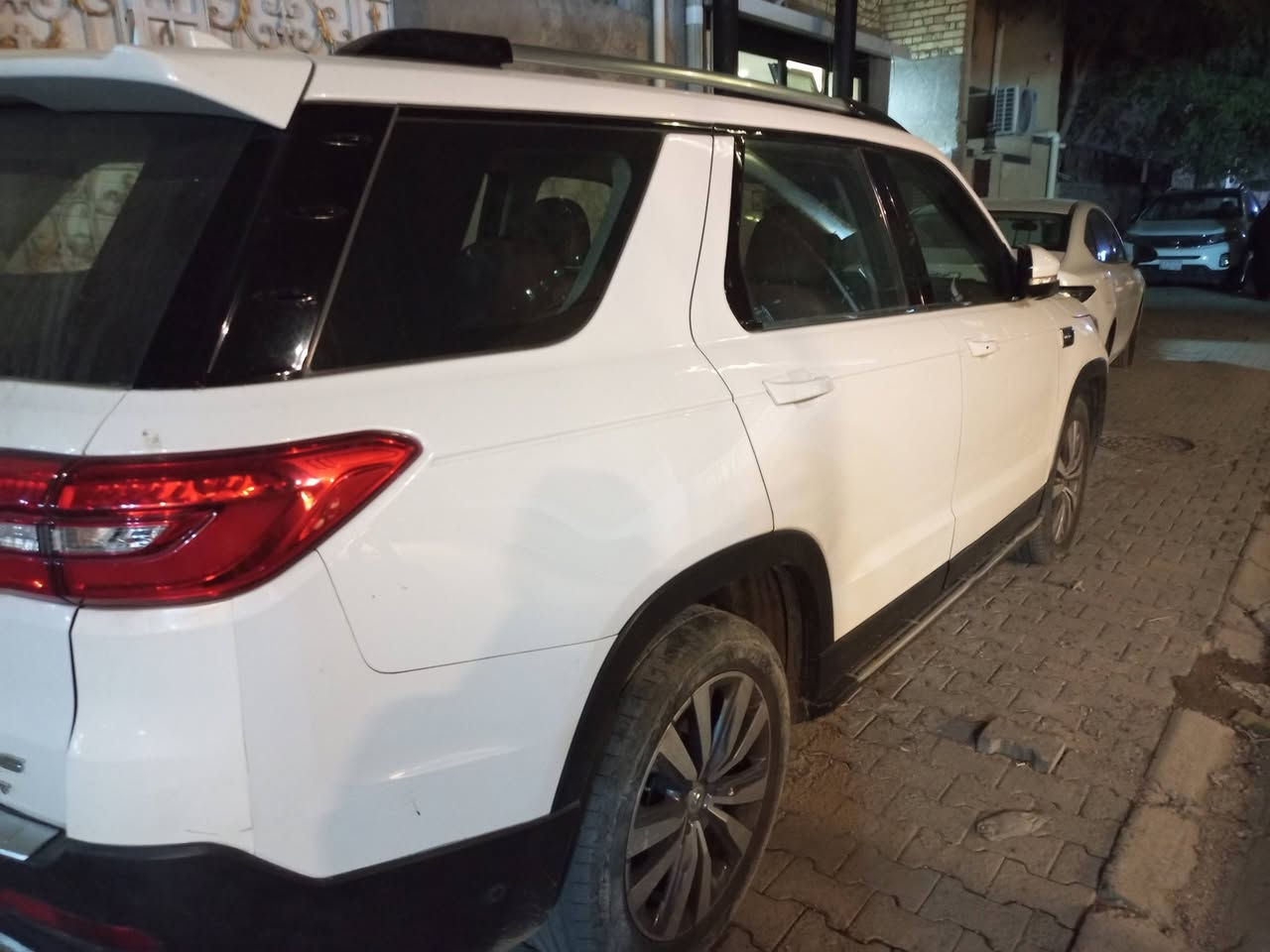 السلام عليكم شانجان CS95 سبعه راكب كير مكينه صدر جاهزه تبريد 3 قطع فول موصفات بصمه بنوراما كشنات جلد شاشه كبيره مكفوله من الضربه والصبغ بيها مكانات بارد رقم اربيل دولي تريد تحويل وكاله سعرها (140) مكانها بغداد الوشاش قرب المنصور ***********
