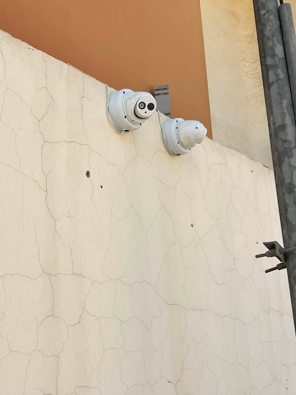 تنصيب  وتجهيز الكامرات  داخل النجف
***********

