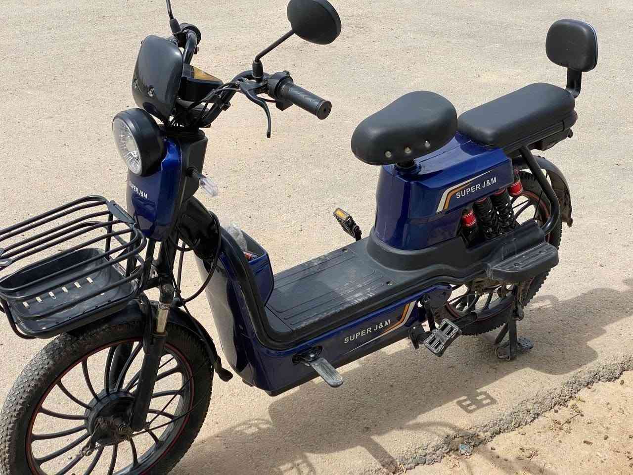 خذت سياره دبيعو ماطور شحن الوصل مالو موجود
متروك من سنة استخدامي بسيط بي يحتاج بطاريات 
سعر اتصل
***********
***********
