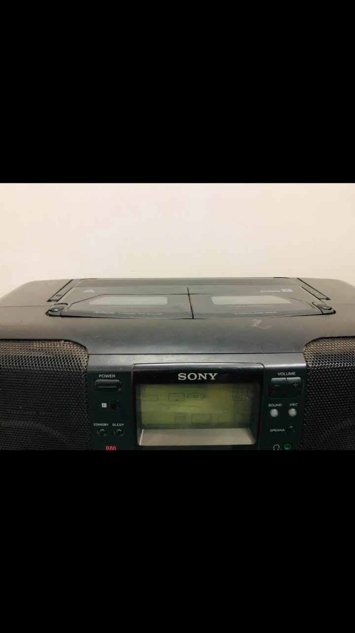 السلام عليكم
جهاز من شركة (SONY) 
سيستم.  ZS. 66
جهاز متكامل 
راديو وسيدي وكاسيتين 
راديو باحث وخاصية حفظ الاذاعات
الكاسيت تشغيل وتسجيل  سريع وبطيء 
نظام الصوت   دولبي. NR
نسبة النظافة. ٩٨٪؜
جهاز ع وضع الشركة وبلادي خالي من كُل عيب او نقص 
سعر الجهاز. 150. الف 
شامل اجور التوصيل 
***********
