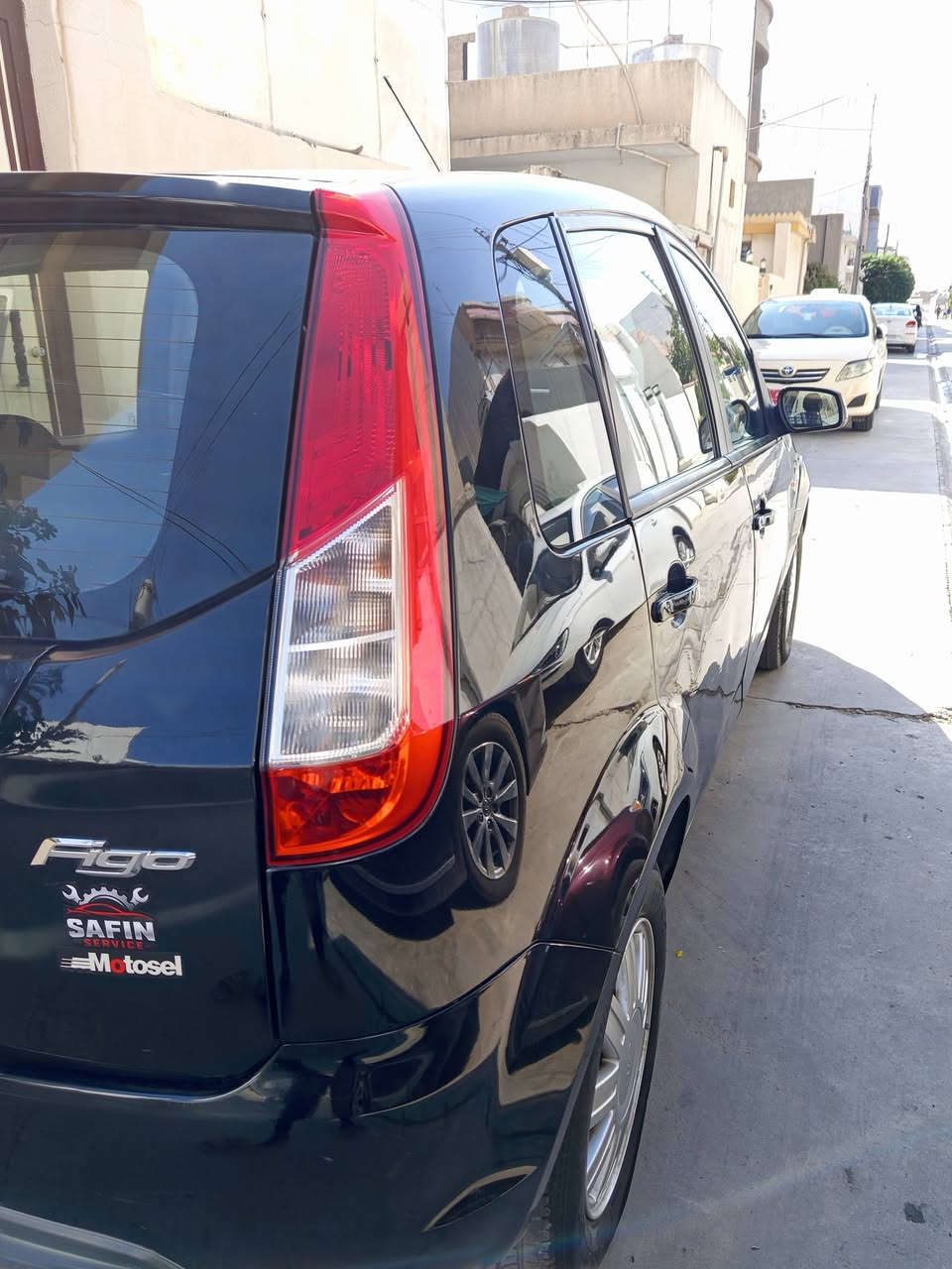 سەیارە بۆ فرۆشتن
*جۆر/ Ford Figo
*مۆدێل: 2013
*رەنگ: ڕەش
*ژمارە: 21 J 10065 - سلێمانی*
*سەنەوی: هەتاکو ساڵ /2029 
*129هەزار کم ڕۆیشتووە]*
* / گێڕی ئۆتۆمایک
: زۆر پاک. وەک لە وێنەکەدا دیارە بێ عەیبە
وەتساپ/***********
