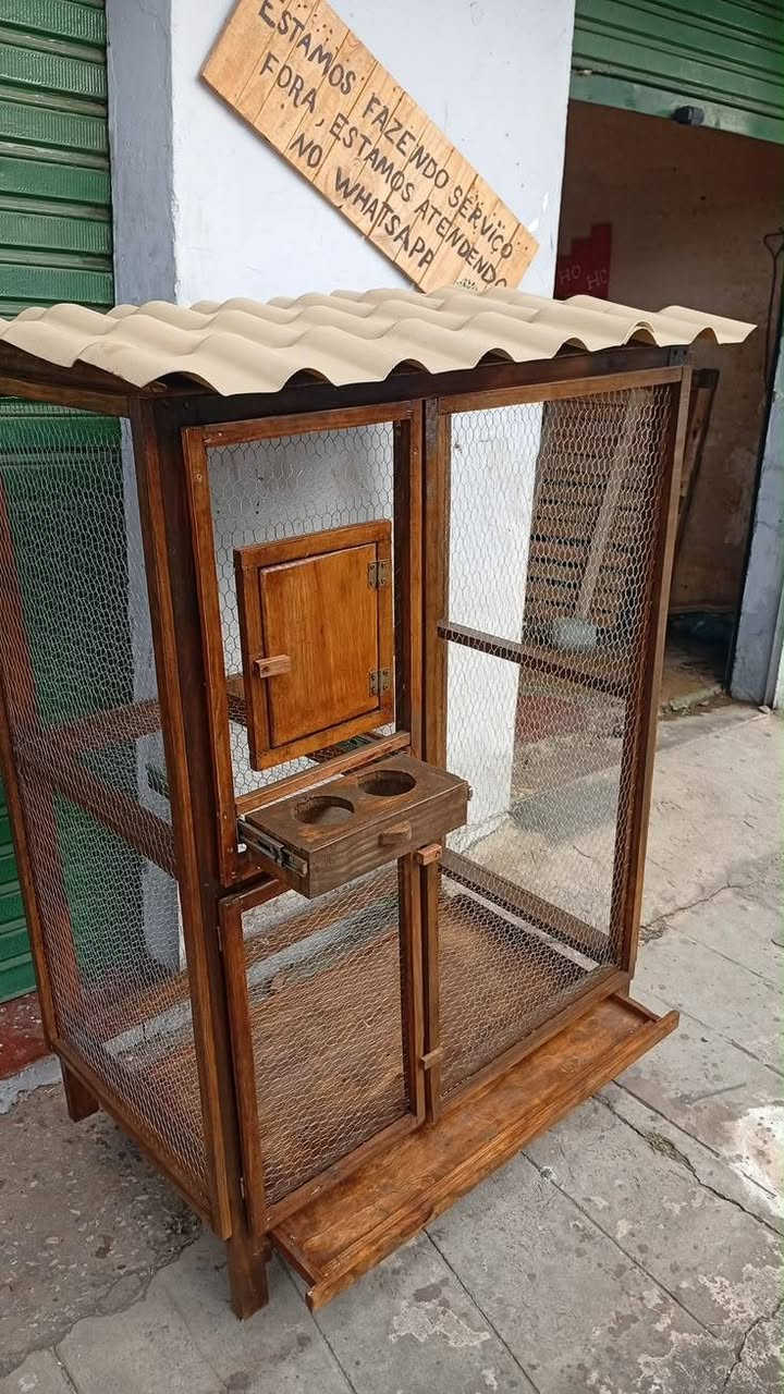 من اجمل شغل خانات طيور النجار حسام شغل حسب الطلب زبون العنوان ديالى يعقوبه اتصل ودلل ***********  و***********
