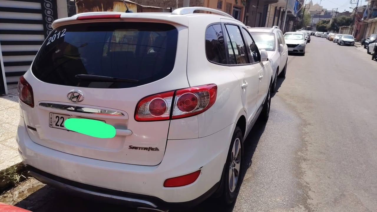 السلام عليكم..
سيارة للبيع سنتافي ٧ راكب

2012
السيارة بدون صبغ
السيارة بدون اي صبغ
محركها مفتوح وتبديل كازكيت
السيارة ماشية 250الف
السعر 145$ وبي مجال
***********
