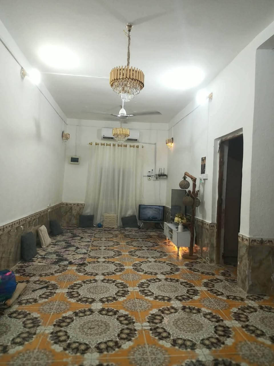 🔴 بيت للبيع مساحة 180 م السعر 30 وفارغ حاليا
✅ البناء بلوك عكادة كامل من كلشي 
✅ السطح شتايكر ✅ كافة الخدمات ماء كهرباء 
✅ يبعد عن المدارس 100 م 
🔴ناصرية_الصخيين_نهاية شارع المهندس 
***********
