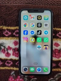 ايفون • ذاكرة ١٢٨ • بطارية ٨٨
