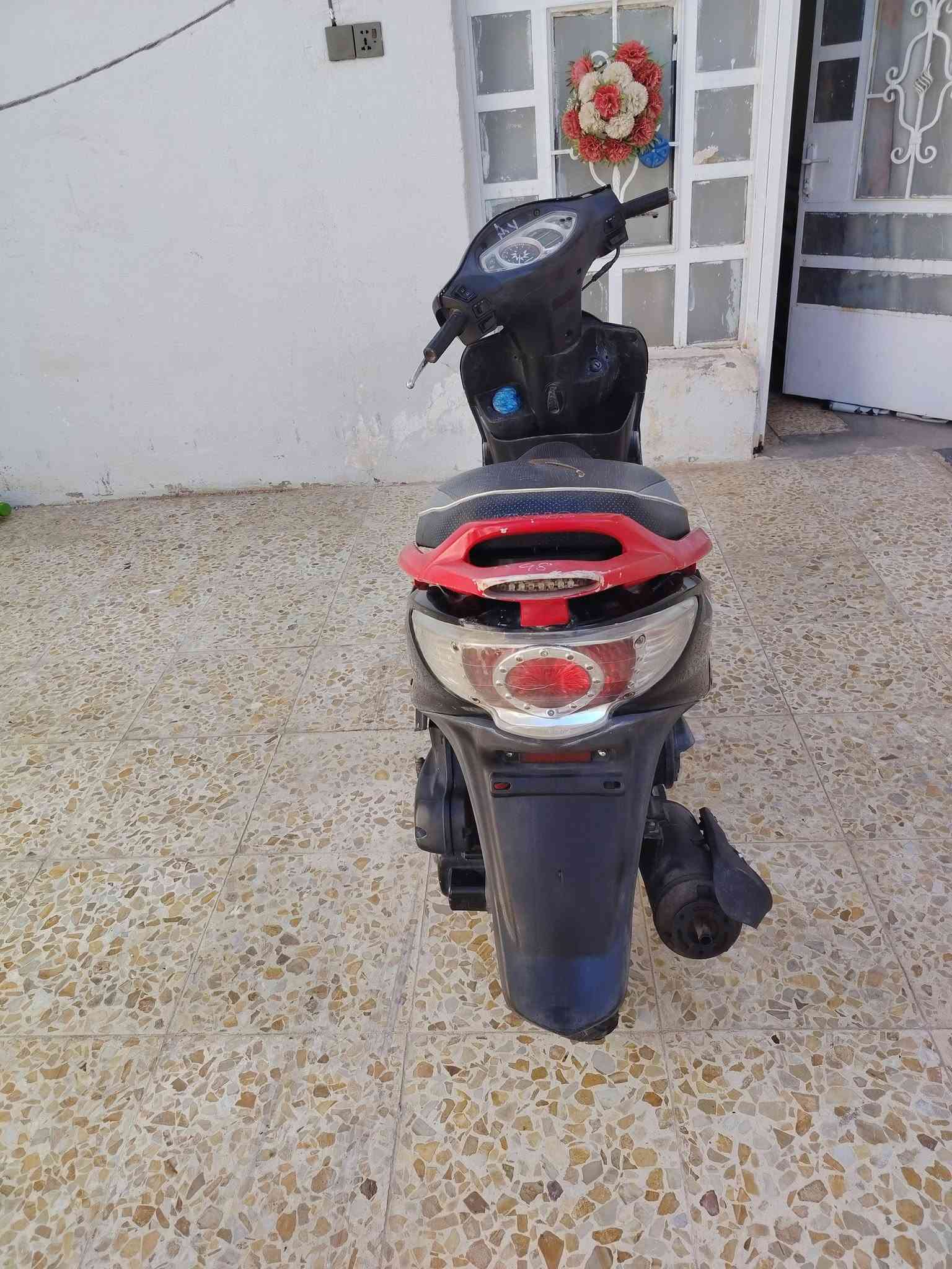 سلام عليكم دراجه للبيع كامكو g4
دراجه نضيفه وشرط مبدل بيها بس ولفات والدراجه كلها ختم واحد بلادي 
كهربائيات كلها شغاله ونكره سلف وكل نقص ما بيها سعرها 350 قفل 
مكاني نجف حي الميلاد ه‍***********

