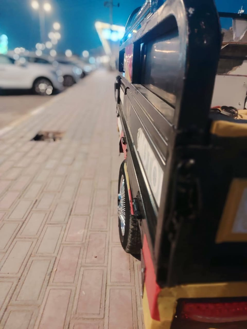سلام عليكم ستوته البيع مديل عشرين وراق اصولي سعره واحد وستميه وبيه مجال مكاني كربلاء رقمي ***********نتصال بيع مستعجل
