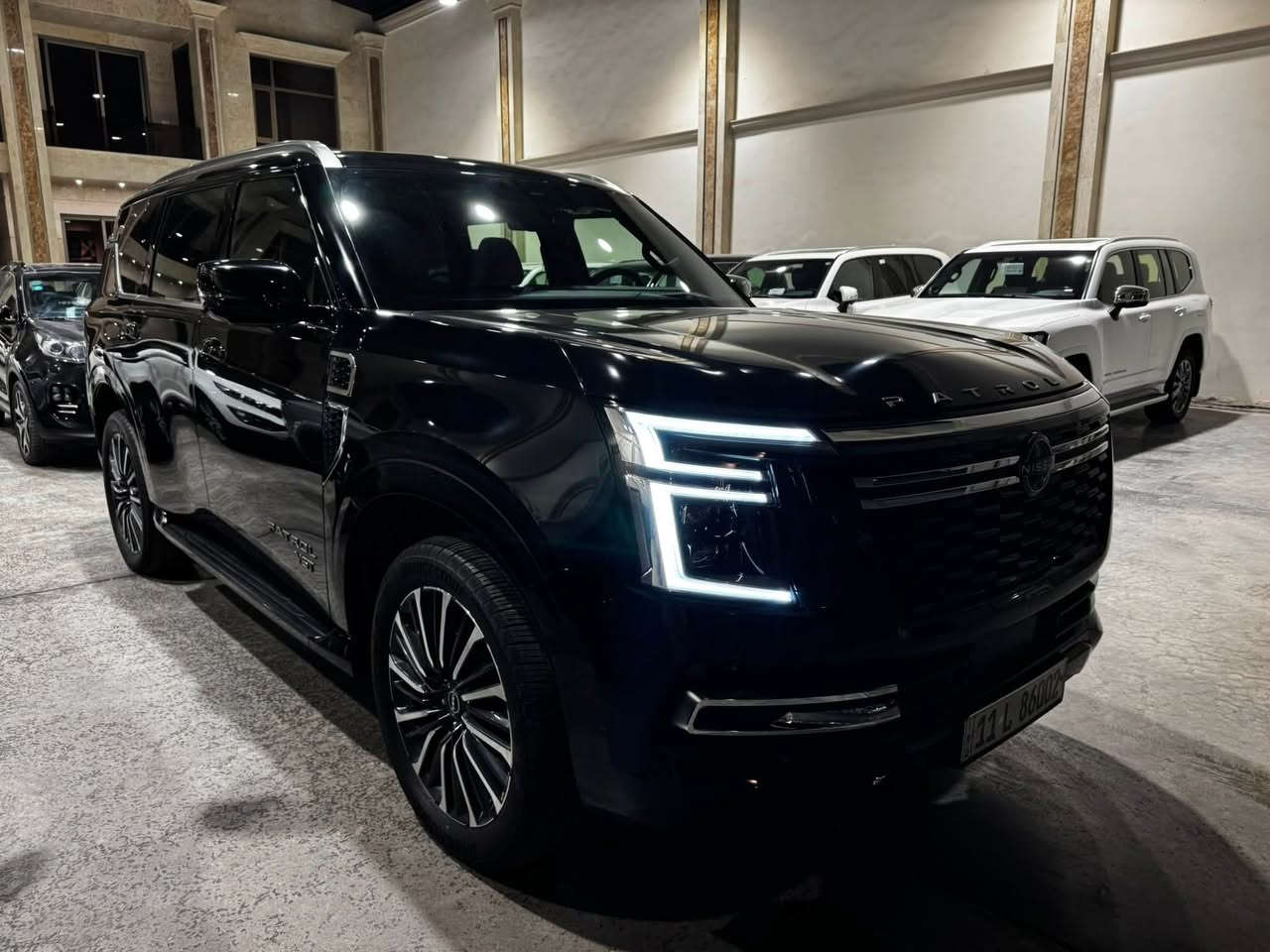NISSAN PATROL PLATINUM

2026 V6  TWIN TURBO

وكالة السور 

نيسان باترول بلاتينيوم  الشكل الجديد كليا 

أعلي فئة بلاتينيوم توين تربو موديل  2026 

💥 عداد المسافات 13 

رقم بغداد  

المواصفات القوية:

محرك V6 توين تيربو

496 حصان من القوة الخام

عزم 700 نيوتن متر لأداء متفوق

عفشة هيدروليك  جنوط ألمنيوم مقاس 22 بوصة مصابيح LED أمامية وخلفية

تتميز بتصميم عصري و مقصورة فاخرة بشاشة 28.6 بوصة،  نظام صوتي كليبش، 

ومقاعد جلدية بتهوية وتدفئة ومساج ،

كاميرا 360 درجة  مرائة داخلية كاميرا 

هيداب ديسبلاي  ثلاجة داخلية 

فتحة سقف بانورامية،  باب خلفي كهربائي مع مستشعر حركة. لمسات كروم مميزة وشبك أمامي جديد. شاشتان مقاس 14.3 بوصة للمعلومات والترفيه والعدادات.  نظام صوتي ممتاز Klipsch بـ 12 مكبر صوت 

مقاعد جلد فاخر (مبطن) مع وظيفة التدليك والتبريد والتدفئة. إضاءة داخلية محيطية متعددة الألوان، شاشة عرض أمامية (HUD).

شاشات ترفيه خلفية نظام القيادة الذكي ProPILOT. كاميرات محيطية 360 درجة مع خاصية "الرؤية غير المرئية" تحت غطاء المحرك. مثبت سرعة ذكي، نظام المحافظة على المسار، كشف النقطة العمياء.

فرملة طوارئ تلقائية أمامية وخلفية

ثلاثة صفوف مقاعد (تتسع لـ 7 أو 8 ركاب).

ناقل حركة أوتوماتيكي 9 سرعات يعطيك استجابة سلسة وثبات كامل

🚀 نظام الدفع الرباعي الذكي (4WD) مع أنماط قيادة متعددة

تحكم مثالي على الطرق السريعة وأصعب التضاريس 💪

✨ باترول بلاتينيوم تيربو 2026

📍📍📍📍📍📍📍📍📍
للاستفسار: ***********

 السعر: 🟧 السعر علق يوصلك السعر 📮

معارض البياع_شارع الوسط_معرض العربة لتجارة السيارات

#للبيع #سيارات_للبيع #بيع_سيارات #سيارات #بغداد #نيسان #باترول
