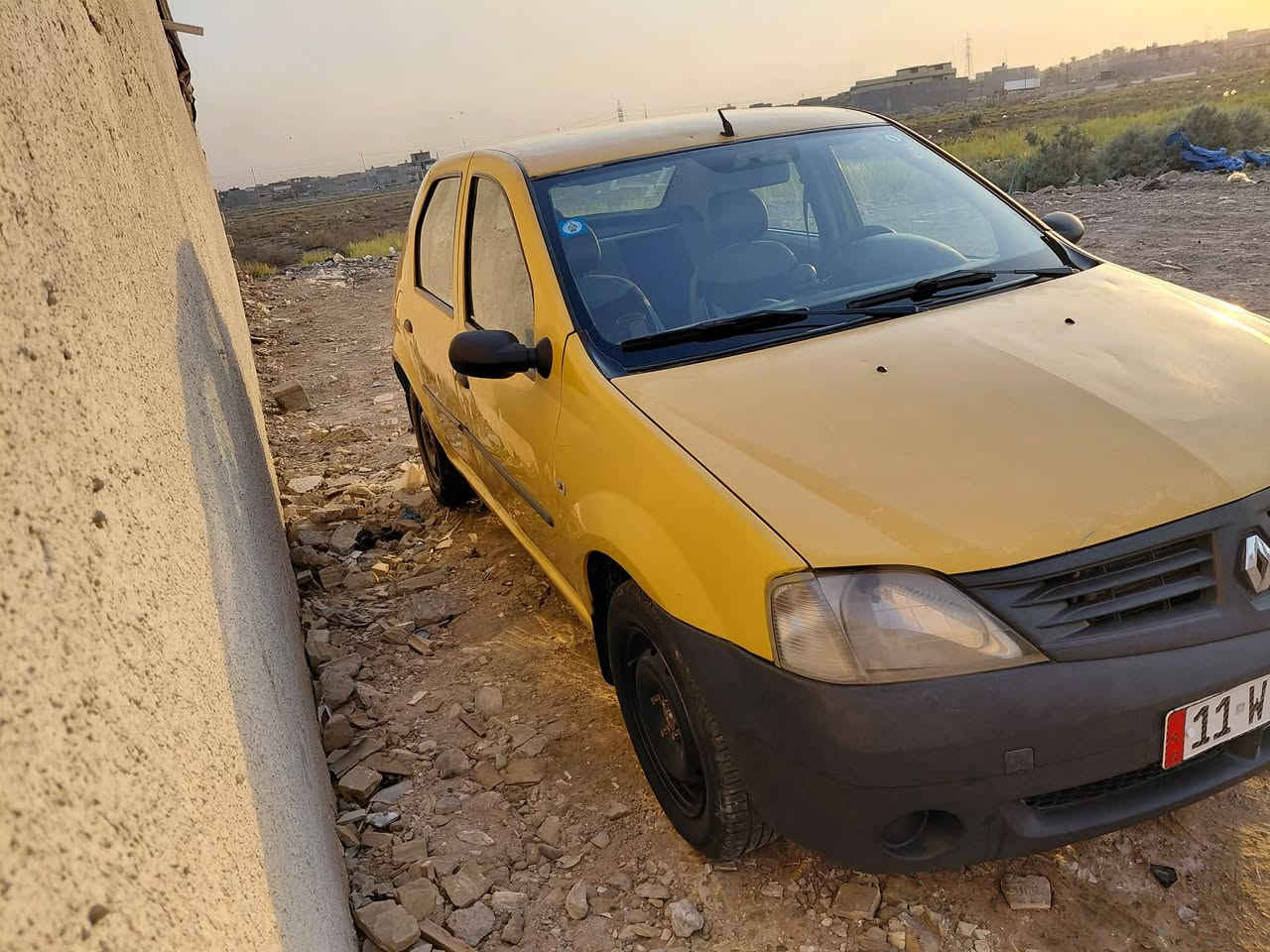 للبيع رينو لوكان موديل ١٤ جاهزة باور ستيرن جام كهرباء سنترلوك مكينة كير صدر تبريد ثلج ❄️ تخم تاير سيارة جاهزة 
سيارة مابيهه اي ظربه ولاصبغ نصبتهه كلش حلوة بلاديه 
سنوية جديدة بااسمي رقم بغداد انكليزي مصفرة  تحول مباشر 
سعر ٤٧ وبيهه مجال مكاني بغداد ***********
