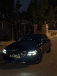 جنسس g80 موديل 21 السيارة ماشيه 45 الف ميل و حادثها بنيد نصه صبغ و الج...