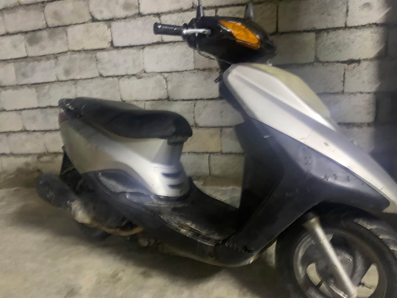 سلام عليكم  دراجه بريز للبيع
محرك مبدل بي ولفات 

سعرها 475 وبيها مجال 

شغاله سلف هندر 

صوت ناعم 

مكاني شيخ حمد 

***********

واتساب او اتصال
