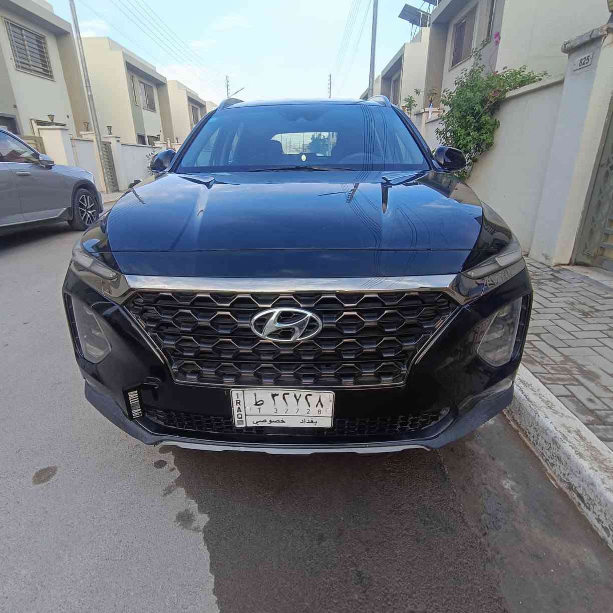 هونداي سنتافي 2019 للبيع 
السيارة وارد امريكي بجم كبس ما مفتوح محرك 2400 ضررها قبق الصندوق الخلفي والجاملغ وموجودة الصور الخاصة بالضرر والسونار
 مواصفات السيارة
الكشنات الامامية كهربائية 
تدفئة بالكشنات
 اوتو ستوب
 3 وضعيات قيادة 
فول تحكم ستيرن 
 تخم اطارات جديد
 محرك وكير مكفولات 
 السعر 140 بيه مجال بسيط
للتواصل رقمي *********** بغداد, العراق
