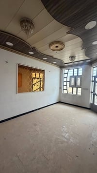 دار للإيجار • ١٠٠م • حي الجامعه ش١٥