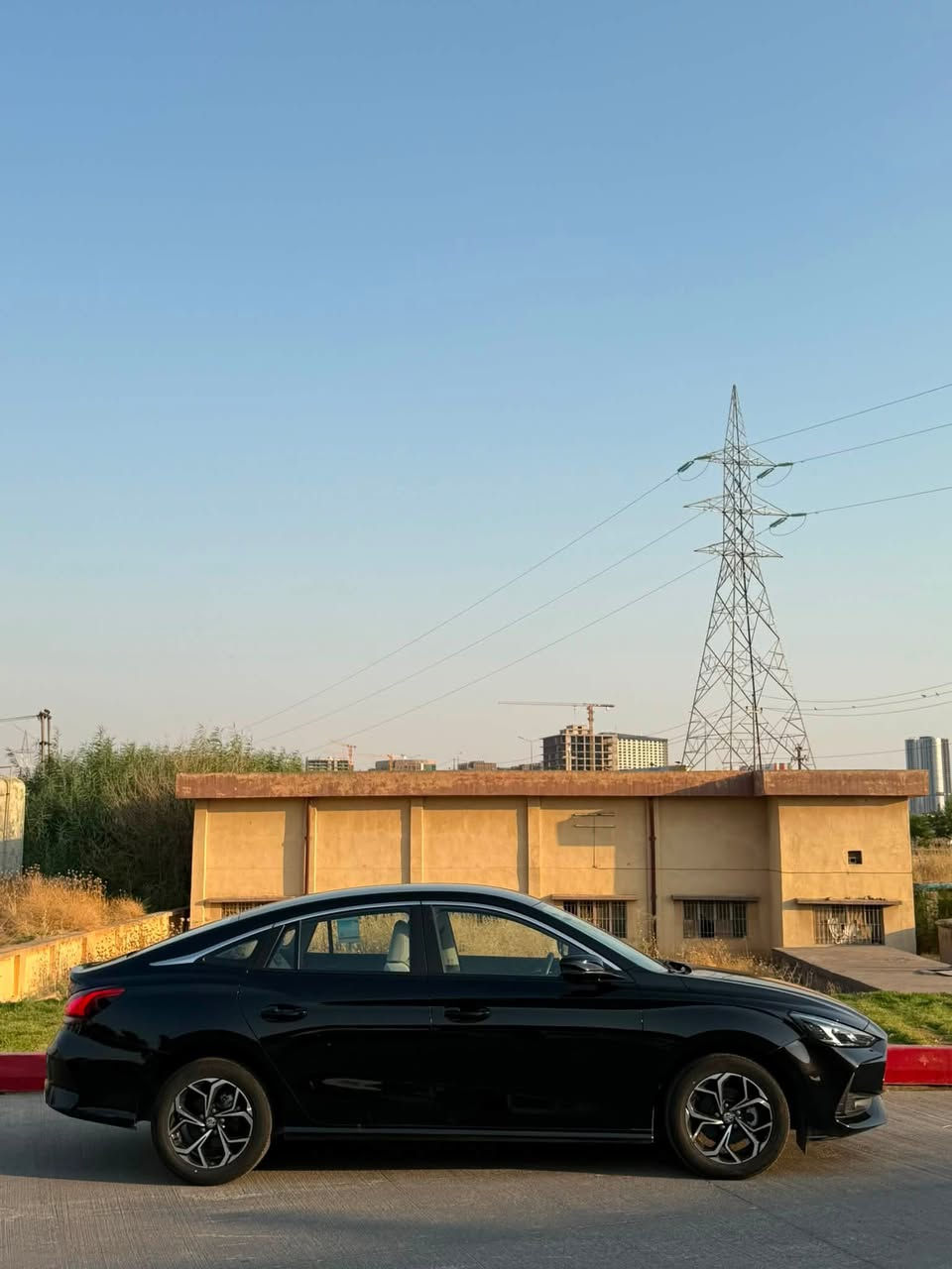 سلام عليكم - MG GT 2025 صفر شركة وياها ضمان 5 سنين ( خليجيه مو صيني) سياره محرك 1.5 بدون تيربو كلش اقتصاديه و اعتماديه ( سياره مال بنيه من دوام للبيت ) - ( نص مواصفات - فقط بصمه و شاشه جبيره و كاميرا خلفية و وياله مال GT تبريو بلادي من شركة و داخل لونين قماش ( ابيض و احمر بلادي ) ماشيه 8500km الف اخت زيرو كلش جديده بدون ضربه ( فقط بيها خشم البونيد علي قد اصبع تكحيل موضحه بصور ) سياره كلش جديده و حلوه و مناقصها ولشي كل سيرفسها بل شركة مبدل الدهن جاهزه السياره من كل نواحي و سعرها كلش مناسب 135 و بيها مجال للطيبين ( مكان سياره اربيل عينكاوا ) اي استفسار رقم تلفون *********** واتساب تحياتي للجميع.
