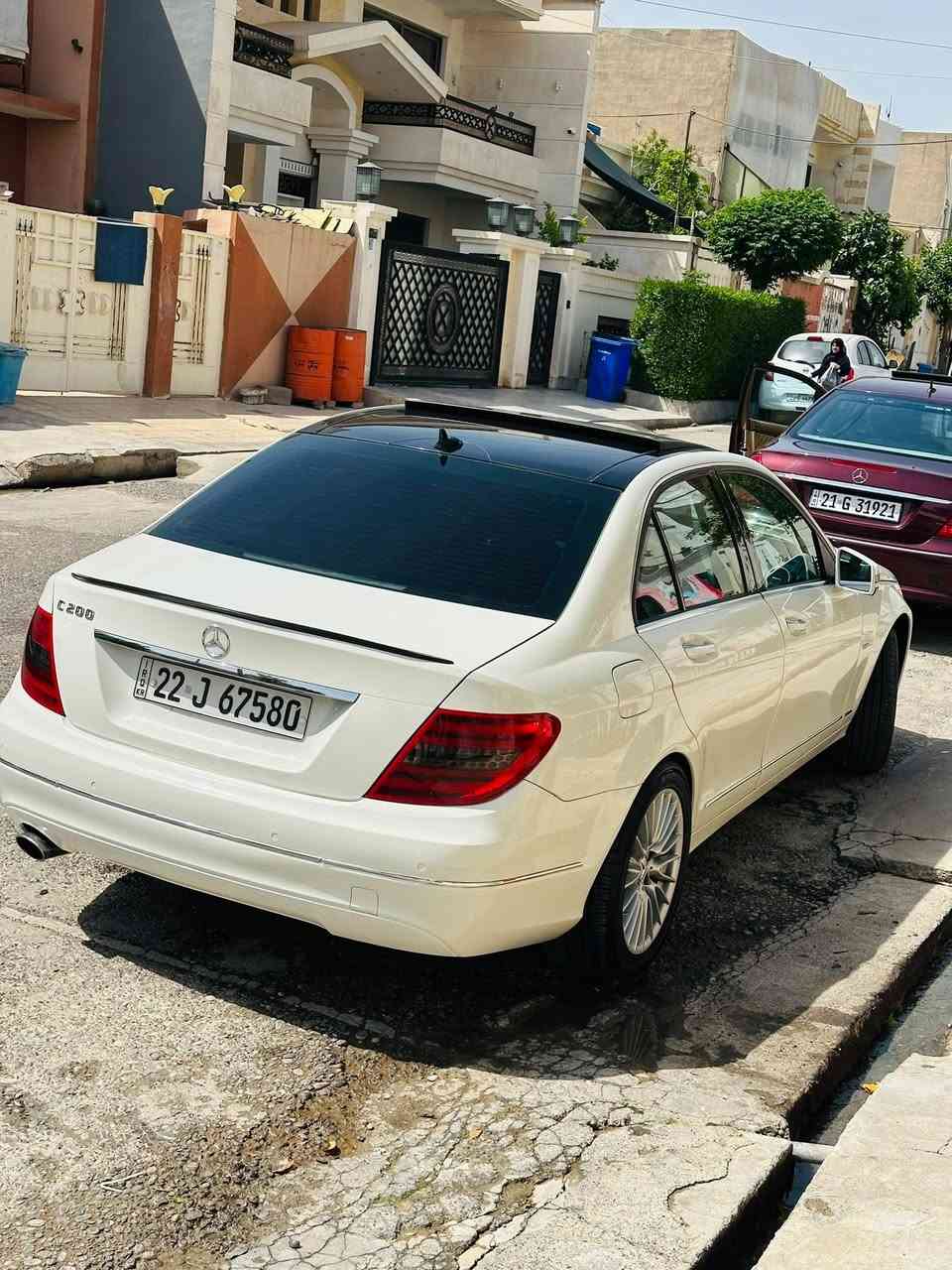 مرسيدس موديل C200  /   2012  السياره وارد خليجي ‼️
فول فول مواصفات بانوراما……. ماشيه 130  
--------------

رقم السيارة : اربيل  تحويل او وكاله 

مكان السيارة : واسط الزبيديه 
سلام عليكم 
للبيع  . مرسيدس W204 موديل 2012 حجم C200 رقم اربيل  مكفوله من الضربه من التبديل  بيها قطعتين اثر شخوط تجي وتفحص وتقتنع  وبيك خير وادلل والسياره حلوه وجاهزه 

‼️ السعر 138💵 وبيها مجال 

تفاصيل ⬇️
1_  السياره 5 بصمات 
2_محرك جديد بدون فتح بلادي  + كير مكفولات   
3_تبريد قطعتين ⁦
4_كروز سرعة 
5_ بنوراما 
6_مراية داخلية+جانبة عاكسة 
7_تحكم ستيرن ⁦ فول 
8_ شاشة  كبيره 
9_ مري شفط
10_تجاوي خلفية كهرباء
11_كشنات كهرباء  
12_ لدات داخليه
13 انارة ترحيب
14_شاشة اعطال
15_ستيرن كهرباء
16_شاشة جبيرة 
17_ جام اخضر
18_دبل ايرباك⁦
19_ برده خلفيه كهرباء بلاديه 
20_صدر امامي خلفي جديد ⁦
21_حساس امامي + خلفي 
22_هزة وفحص  جديده 
23_ بردات ابواب بلادي
24_تبريد ثلج ❄️ + تدفئة شغالة 
25_داخل جلد مشمشي 
26_نظام ECO 
27_ شفتات ستيرن + ستيرن رياضي D
للستفسار اكثر 
اتصال + وتساب  ***********
