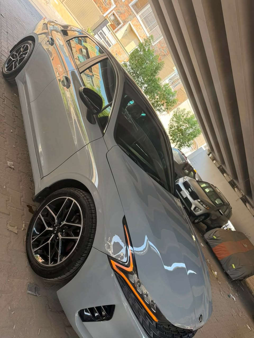 كي فايف 2021 gt line اسمنتي  فول عدى الفتحه 1600 تيربو مواصفات تحكمات ستيرن تحديد مسار 4 انظمه قياده تخم تاير جديد كير محرك مكفولات بيها سونار جديد حادثها الباب والجاملغ الايسر مبدلات وكاله واكو اماكن بارد مذكوره كلها بالسونار والجاملغ الخلفي مكان صغير كلش بي صبغ
 السعر ‏139  شي بسيط للشراي المكان السيدية وهذا رقمي
*********** سيارة ماشي81
