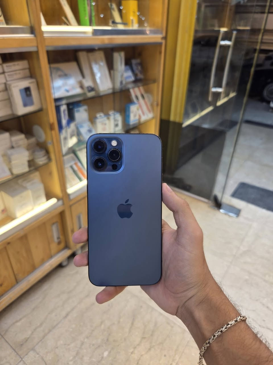 12promax
256
بطاريه 77
الجهاز بلادي عربي ما مفتوح 
بدون ملحقات 
السعر 450 الف 
بغداد
***********
