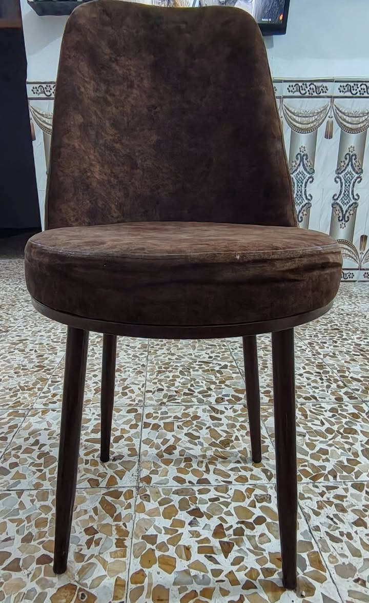 ميز مكتبي • للبيع