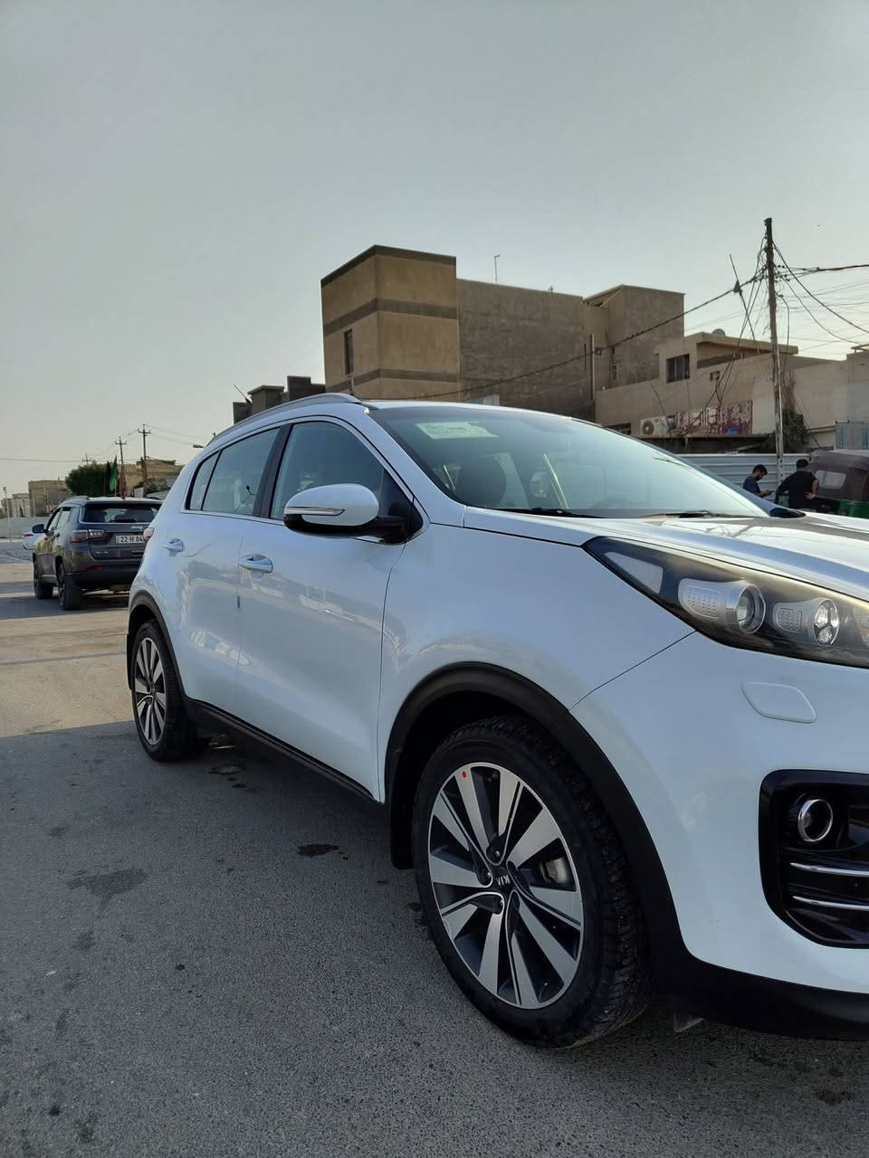 سبورتج 2018 وارد خليجي محرك 2000
نص فول من عده البصمه والبانوراما ماشيه 71 الف كيلو مكفوله كفاله عامه من الصبغ والبارد والتكحيل فقط بيها رصعتين صغار
حساسات امامي خلفي 
شاشة اعطال
شاشه وسطيه 
سايد بريك بالرجل
كشنات جلد
داخل لونين 
تبريد قطعتين
كشافات نهاريه 
مود درايف 3 وضعيات قياده 
كشنات جلد 
مانع تزحلق
وبعد المواصفات المعروفه
المكان/بغداد السيديه 
السعر/178 وبيها مجال قليل 
***********
