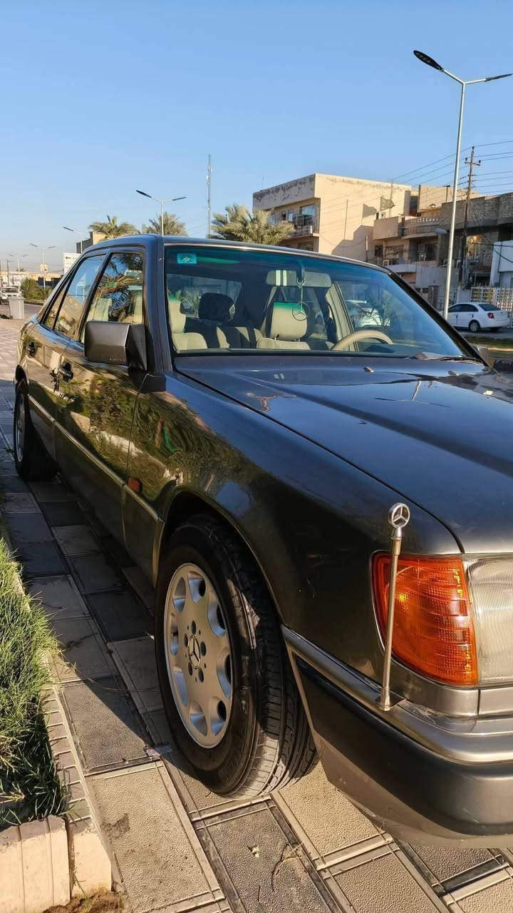 سلام عليكم مارسيدس دب للبيع موديل٨٧محرك ابلادي وكير مكفولات صبغ للجمالية فتحة سقف شغالة تخم ويل تفاحة حدادة جديدة تخم تاير جديد دشبول لد المرغوب كهربائيات شغالة ماعدى التبريد رقم بغداد انكليزي عنواني بغداد الغزالية شرط التحويل السعر 65 وبيها مجال بسيط الاستفسار ع الرقم ‏‪***********‬‏
