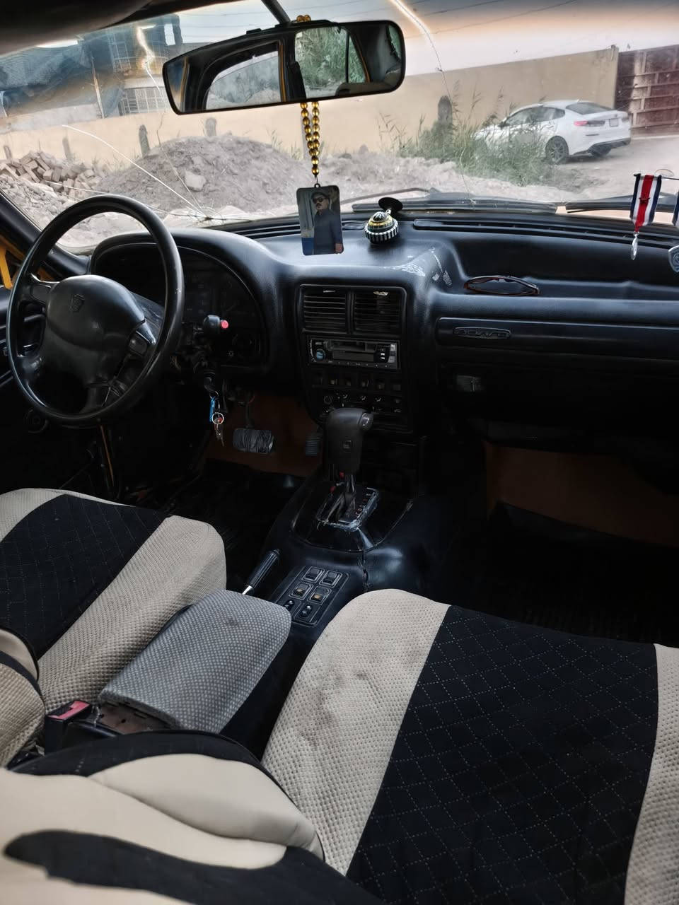 السلام عليكم فولكه البيع
جاهزه مكينه كير ففتي محوره 14 كلهه 

تبريد عوزه گنبريسر وكاله عامه بي وقت 

سياره تعميره جديده حداديه راديتر طخم تاير 

كله جديد السعر 38 الشراي يتصل وبي خير ويدلل  *********** العنوان سوق الشيوخ
