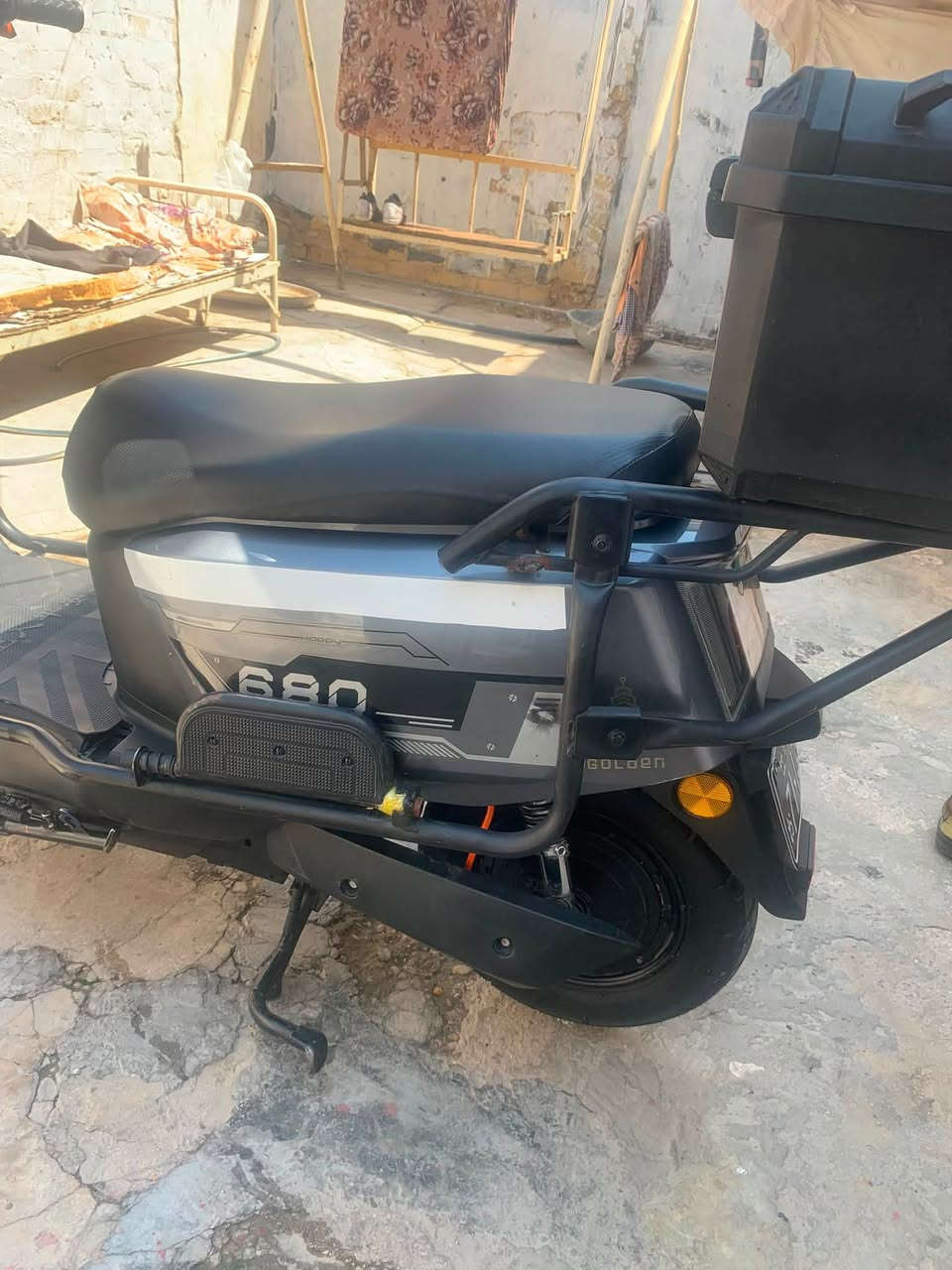 ماطور شحن للبيع

شركة كولدن 680

لون سلفر 

6 بطاريات يقرن 10 ونظيفات

أي نقص مابي

نظيف مثل مموضح بالصور وبعد احسن 

السعر550 متوازي عل بيعتة 

العنوان الرمادي حي البكر قرب النادي الملكي

للاستفسار الإتصال عالرقم وتدلل ***********
