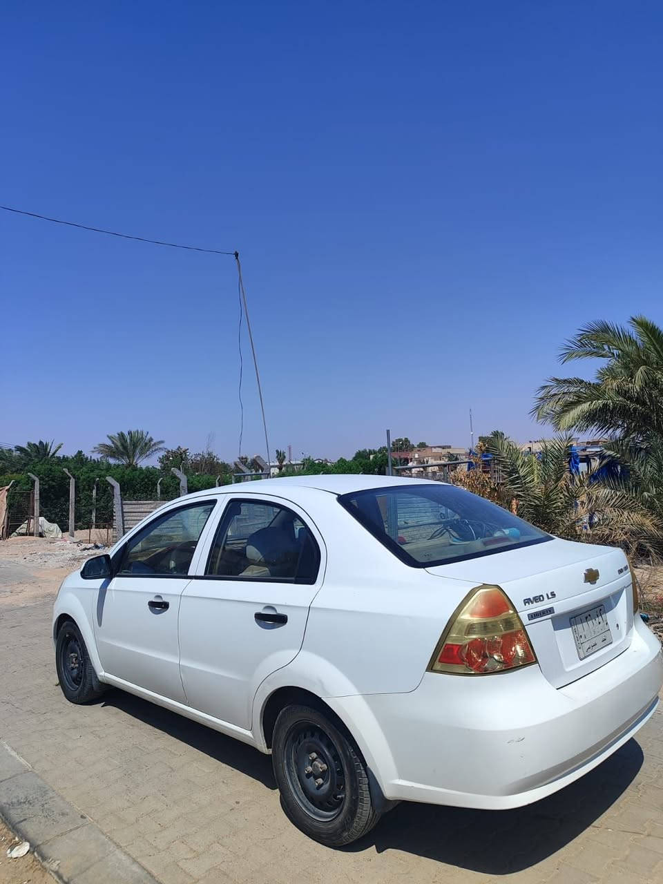 للبيع افيو ٢٠١٥ 
السياره حلوه وجاهزه 
بس بيها ضربه بالجاملغ شويه 
الحداديه مالتها زينه
التبريد معوز غاز فقط والسياره ع الفحص
  السعر 65وبيها  مجال شي بسيط
العنوان النجف للاستفسار خاص او ع رقم ***********
