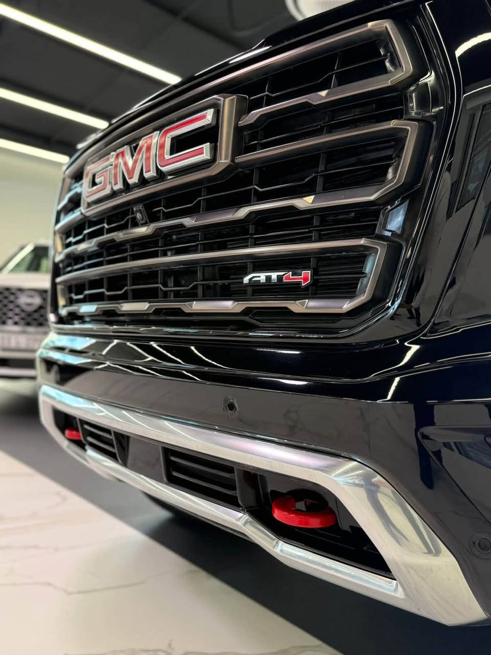 توفرت لدى شركه المهند جمسي يوكن  AT4
للتواصل ع رقم 
*********** 

نور مؤيد

نص مكتوب في الصور:
- GMC GMC | YUKON | AT4 Engine: 6.2 L / V8 EcoTec3 / Gasoline Horsepower: 420 HP Torque: 623 N.M Transmission: 10 Speed Automatic Drive: AWD Tires: 275 / 60 R20 with Alloy wheel Model Year/ 2026 • Premium Genuine Leather Seats. • 16-Way Power Front Seats with Massage Function. • Heated & Ventilated Front Seats. • Magnetic Ride Control Suspension. • Four-Corner Adaptive Air Suspension. • Up to 2 Inches of Vehicle Lift For Off-Road Driving. • 16.8-Inch Center Display & 11-Inch Driver Display. • 8-Inch Rear Climate Control Touchscreen. • Power-Folding Side Steps. • Hands-Free Power Liftgate. • Bose Premium Audio System with 18 Speakers. • Super Cruise Hands-Free Driving Technology. • Night Vision System. • HD Surround Vision Cameras with 9 Viewing Angles. • Comprehensive Driver Assistance Systems for Parking & Maneuvering. • Panoramic Sunroof. المحرك: 6.2 لتر/ 8 سلندر بنزين القدرة الحصانية: 420 حصان العزم: 623 نيوتن متر ناقل الحركة: 10 سرعات القيادة: نظام دفع رباعي الاطارات: 275 / 60 R20 مع عجلات من الألمنيوم سنة الصنع/ 2026 • مقاعد جلد طبيعي فاخر. • مقاعد اماميه كهربائية ب16 وضعية مع خاصية المساج. • تدفئة وتبريد للمقاعد الامامية. • نظم التحكم المغناطيسي بالتعليق. • تعليق هوائي متكيف بأربع زوايا. • امكانية رفع المركبة للطرق الوعرة بما يصل الى 2 انش. • شاشة عرض مميزة قياس 16.8 بوصة وشاشة سائق 11 بوصة. • تحكم خلفي بالمناخ عبر شاشة لمس 8 بوصة. • دواسات جانبية كهربائية قابلة للطي. • باب خلفي يعمل بالاستشعار. • 18 مكبر صوت فاخر من بوز. • مثبت سرعة سوبر بدون استخدام اليدين. • نظام الرؤية الليلية. • كاميرات ورؤية محيطية عالية الدقة 9 زوايا. • مجموعة أنظمة متكاملة لمساعدة السائق على الركن والمناورة. • فتحة سقف بانورامية.