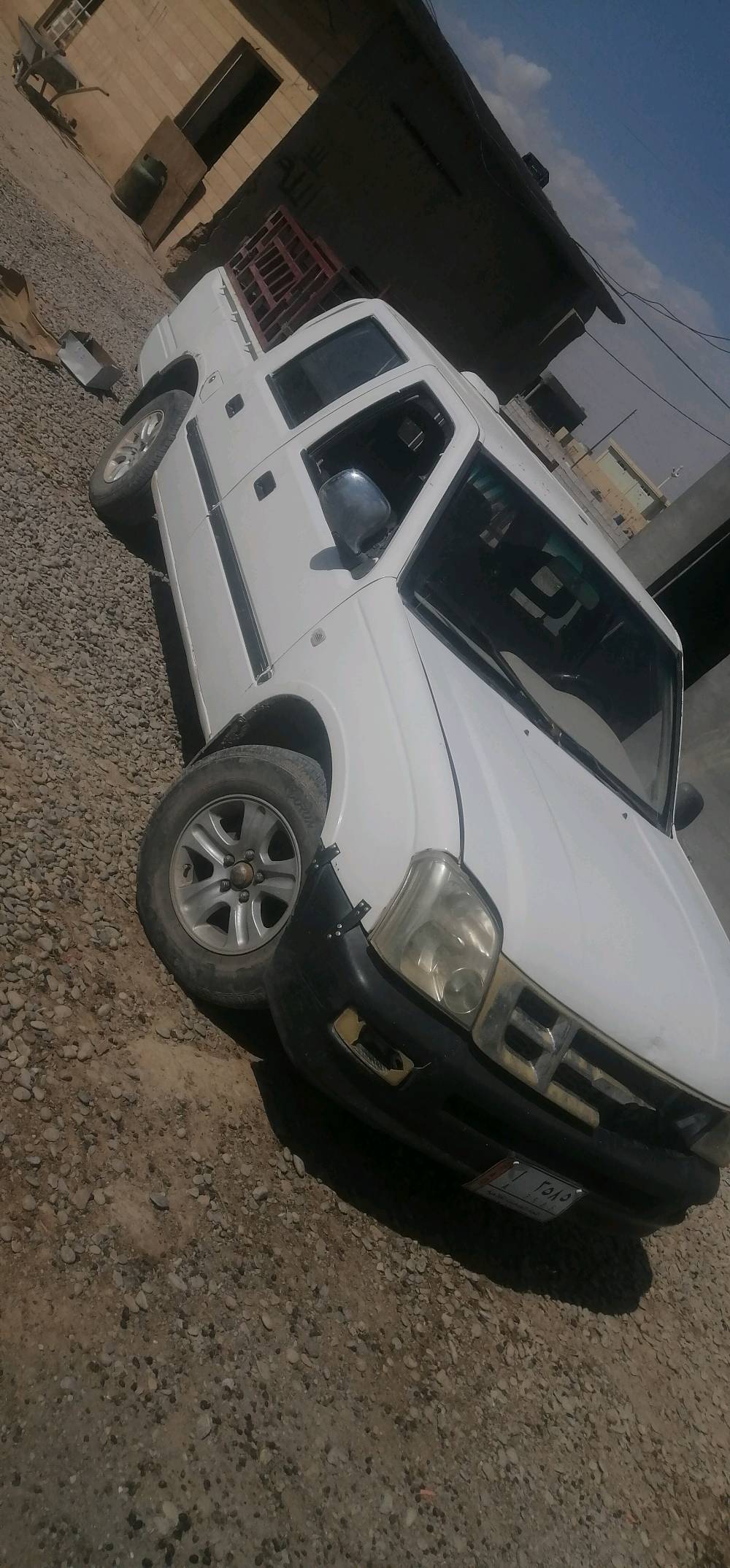 
شنو نوع وموديل البيكب بالضبط؟ وإذا تعرف سنة الصنع وكمية المحرك اذكرها.: 
كنو ٢٠٠٥ صيني
منو مكان السيارة بالضبط حتى المشترين يعرفون وين يراجعون؟: 
مخمور ناحية القراج 
هل عليها أي ملاحظات فحص مثل دهن، حوادث، لحام، أو شغل مطلوب؟: 
كلو شرط
شنو وضع المكينة والكير؟ وهل الممشى التقريبي شكد؟: 
كير محرك شرط 
السعر شكد نهائي؟ وهل هو قابل للتفاوض لو لا؟: 
٢٤