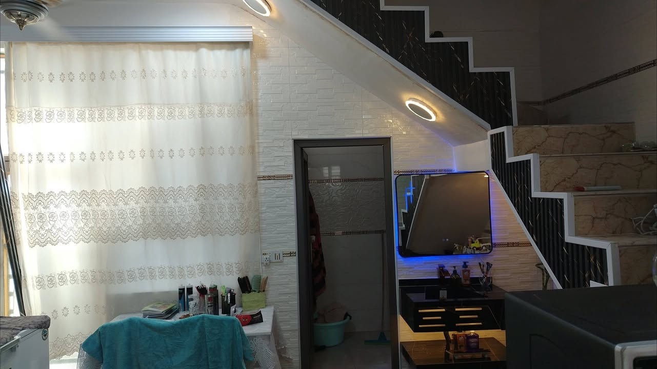 السلام عليكم بيت للبيع المساحه ١٠٠متر مربع شارع 80 خلف بانزين خانه اظواء الحله طابور زراعي سند ٢٥ ***********
