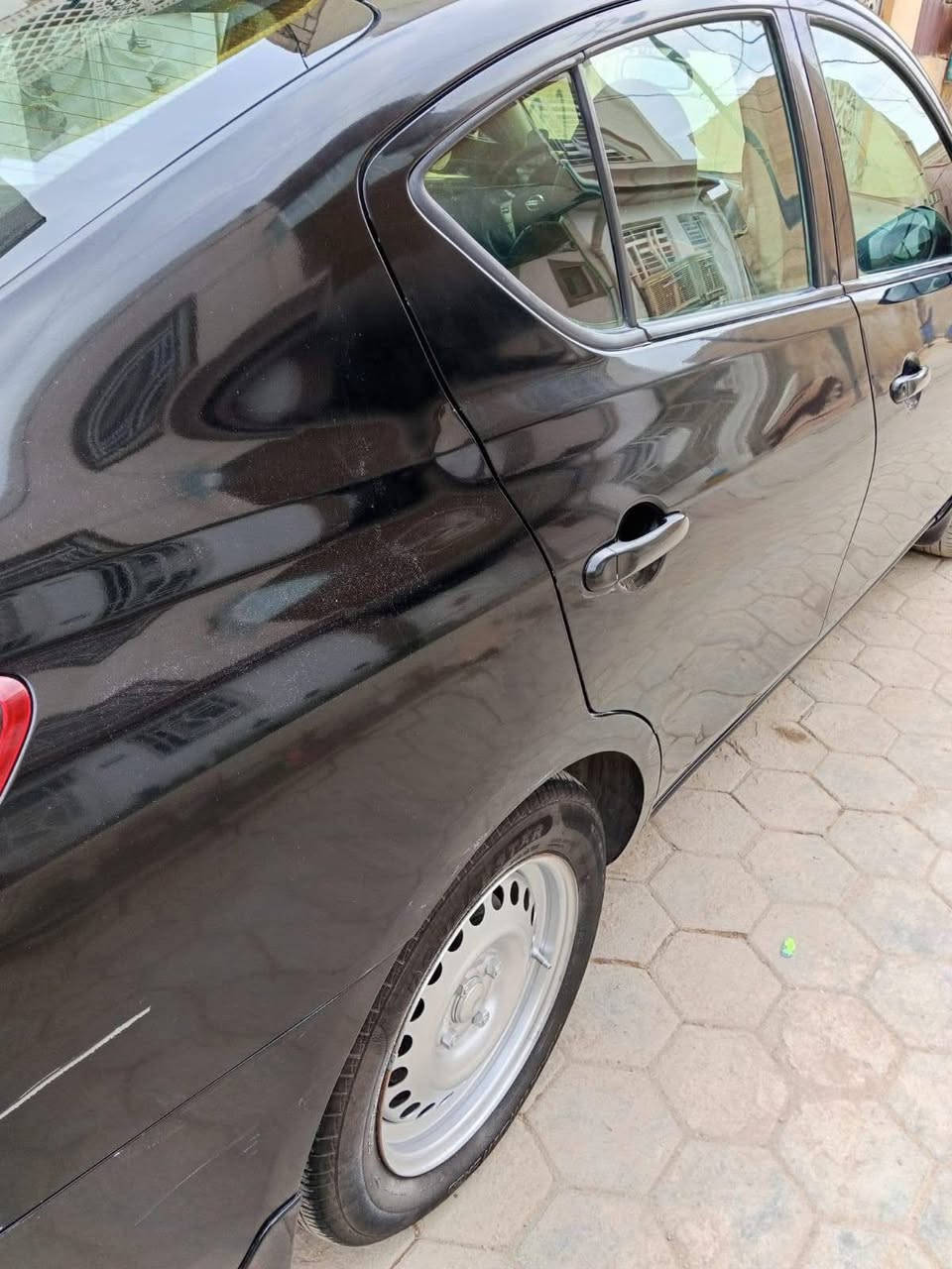 نيسان فيرسا موديل2019 وارد امريكي 4سلندر حادثه قطعتين بنيد جملغ خلفي ماشيه 120بيع مستعجل تحويل ثاني يوم مشروع وطني السعر 80ورقه ***********
