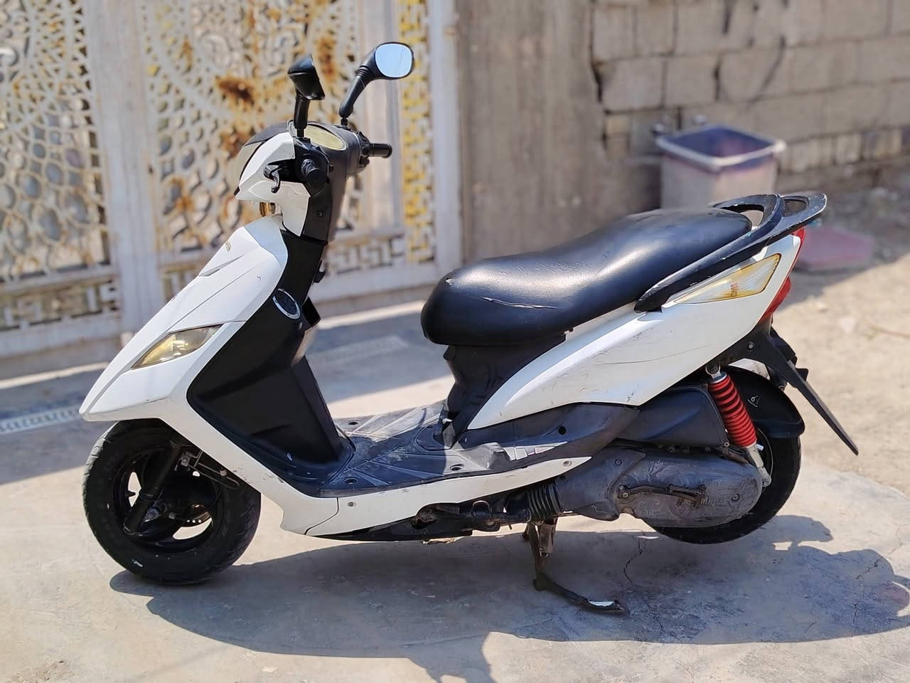 ثعلب للبيع محرك مكفول دراجه نظيفه مكان بغداد االاتصال ***********
سعر ٧٠٠ بيهه مجال قليل
