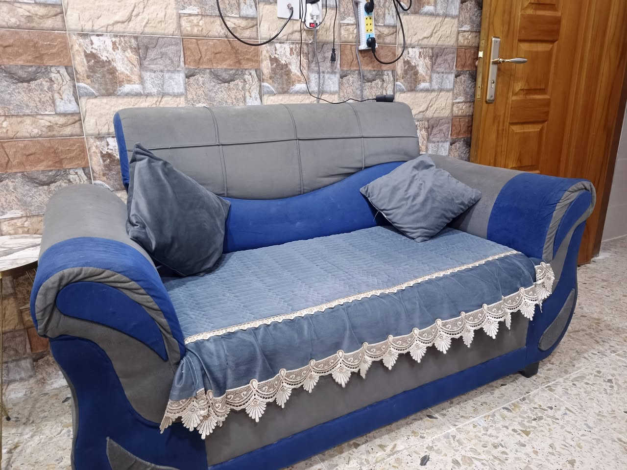 طاولات • للبيع • مراسلة بالخاص