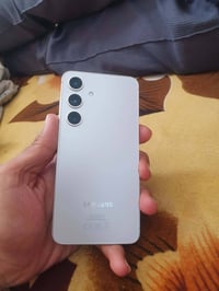 سامسونج S24 ١٢٨ • شرق اوسط • نضيف جدا