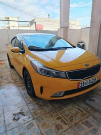 كيا فورتي ٢٠١٨جديده مصبوغة جديدة تخم تاير جديد حداديه جديدة حادث موضح ...