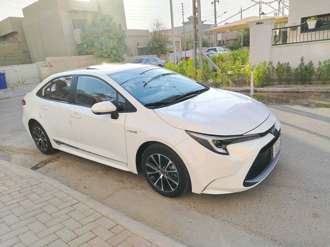 سلام عليكم

✅TOYOTA COROLLA HYBRID 2024

المواصفات

وارد صيني الشكل الأمريكي

✅ محرك 1.8 

✅ هايبرد اقتصادي

✅ مثبت سرعة

✅ رادار أمامي

✅ نظام مانع التصادم (Auto Brake)

✅ لايت عدسات LED

✅ مساعد ذكي للإضاءة العالية

✅ كشافات ضباب

✅ كاميرا 

✅ نظام المحافظة على المسار (Lane Assist)

✅ قيادة ذاتية (Toyota Safety Sense)

✅ أوضاع القيادة:

ECO

NORMAL

SPORT

✅ شاشة تدعم Apple CarPlay & Android Auto

✅ تبريد منفصل

حالة السيارة

✅ كفالة عامة بشرط الفحص

✅ كفالة على المحرك، الكير، والبطارية

✅ المشي :31 ألف 

📍 الموقع: بغداد الكرخ

السعر _151 $ ورقة وبيها مجال 

✅للاستفسار
***********
