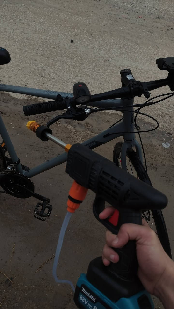 🚲 بايسكل 27.5 للبيع 🔥
دراجة رياضية مناسبة للمدينة والطرق المختلفة، بحالة ممتازة وجاهزة للاستخدام.

🔹 فريم ألمنيوم خفيف وقوي
🔹 قياس 27.5 إنچ
🔹 نظام سرعات 3 أمامي × 7 خلفي — 21 سرعة
🔹 بريكات ديسك أمامي وخلفي
🔹 إطارات رياضية مناسبة للشارع والطرق الترابية
🔹 مقعد مريح وقابل للتعديل
🔹 تصميم رياضي ولون مميز
🔹 جاهزة للاستخدام

💰 السعر: 190,000 دينار
💬 قابل للتفاوض للجادين
📍النجف الأشرف 
📞 للاستفسار: ***********
