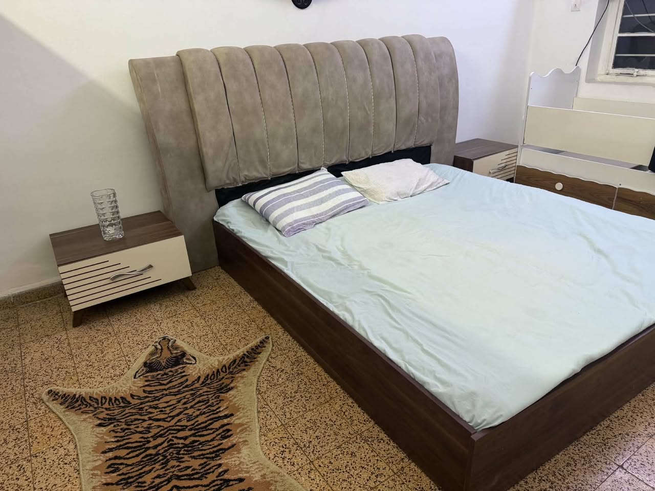 غرفه نضيفه بشرط 275بي مجال ***********

