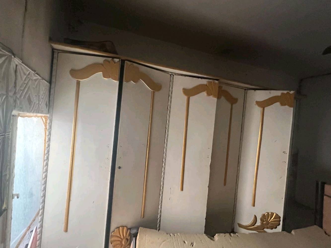 جرابي نفر عدداثنين وصومايه نفرين وكنتور ست بيبان بسعر 125و الموقع مدينه الصدر