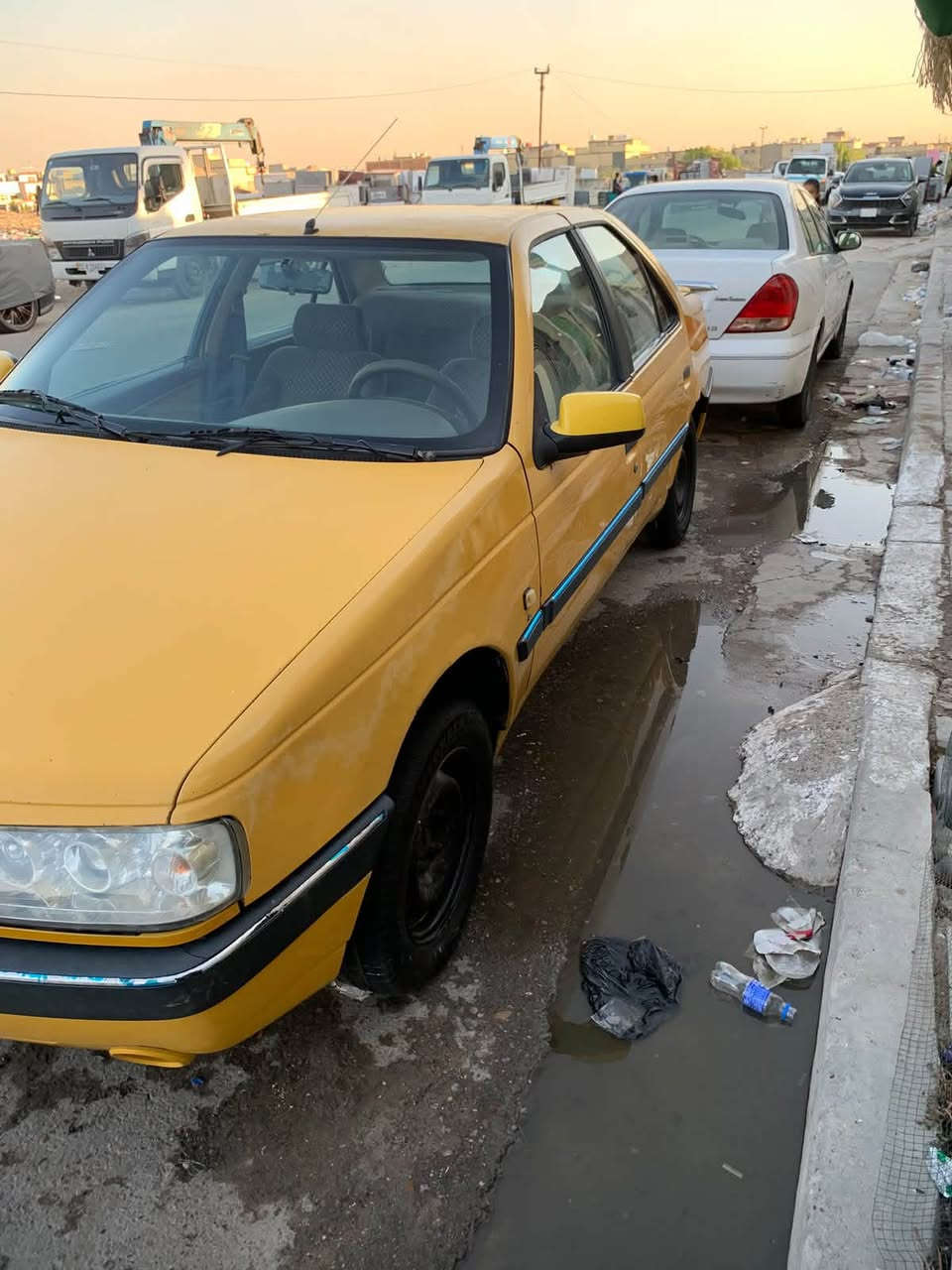 للبيع او المراوس بخصوصي فقط
بيجو لميس 405 موديل 2013 
السيارة كشرها مكفول من صبغ والضربة عدا بخشم الجاملغ معدل عله كد ٤ أصابع 
مكينة لاتنقيص ولاتبخير بس بيها صوت كير وتبريد خير من الله كهربائيات كلها شغالة وسيارة حلو ونظيفة وسعرها 28 وبيها مجال بسيط 
مكاني بغداد ام الكبر والغزلان 
رقم هاتف : ***********
