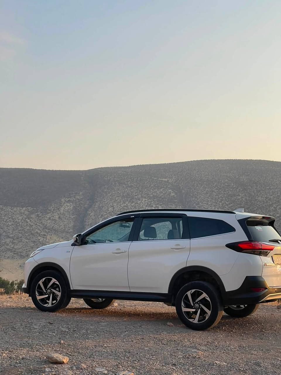 Toyota Rush
تۆیۆتا ڕوش بۆ فرۆشتن مۆدێل2019شەریکە جیهان ,
1گێڕو مەکینە بە شەرت 
2یەک پارچە سبوخ بێ ناو گرتن
مواسەفات 
3بەسمە 
4سێ ڕێز کوشین
5گێڕ تۆماتیک و حادی
6سوکان ڤۆڵیۆم
7لایت زینۆن و حەدەسە
سەیارەکە جایزەو بێ موشکیلەیە 4وار پستۆنی مەڕخوب 
ناونیشان . خەلیفان 
☎️ ***********
☎️ ***********
