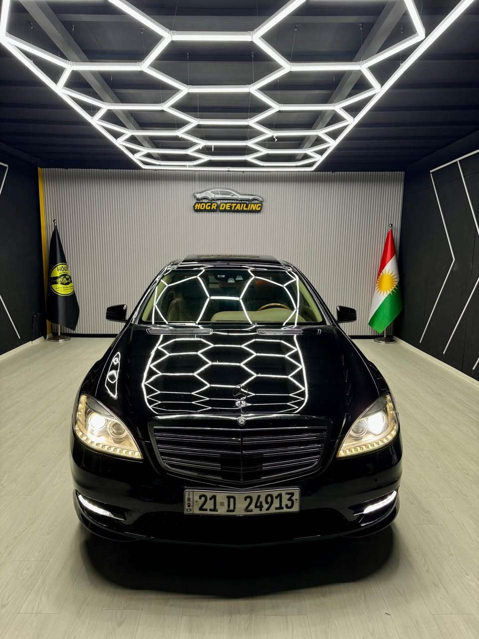 ﷽
‎‏ MERCEDEZ BENZ S500 2012 AMG
مرسيدس مؤديل 2012 S500 فول مواصفات✅
مواصفات خليجي فول مواصفات ١/١
‎بيلاد كت AMG باب طويل زمان دولي
------------------------------------------
مكان🌆: سليماني                    سعر💵: 228$
تليفون📲: *********** 
------------------------------------------
محريك S500 V8 تمانية سلندر محريك مرغوب
گير و محريك بشرط
بدون صوت و صرف و خلل كل بشرط فحص
------------------------------------------
سيارة مكفولة بدون صبوغ بشرط
{{ ببها شبر بسيط تكحيل كارت }}
سيارة جديد حيل حيلوة نضيف
------------------------------------------
مواصفات
{{ بصمة - پانوراما - داخل اصفر - رادار - ناصور ليلي - كشن DVD - خمس پردة - ثلاجة - صندوق شفت - باب شفت - ميز طعام - كاميرا - ماوس وتليفون - هزاز ستيرن - كشن جلد و مساج - اربع كوشن تتفيئة و تبريد - كشن و ستيرن خزن - ته بريد مركزي - سيدي بوكس - بريك بصمة - بغاغ ماء - مراي شفت - حصاص امامي و خلفي - ليد - بعد بيها هواي مواصفات }}✅
------------------------------------------
اربع تاير و ويل AMG حجم 20 بيلادي جديد
✅سنوية و رقم جديد سنوي بأسمي تحويل غرامة بشرط السليمانية, العراق
