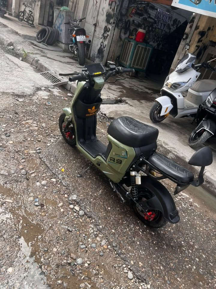 سلام عليكم سعر ٣١٥ 

لبيع. R9
5بطاريات شرط الفحص 
كلو شغال 
ملف ٢٠٠٠
٤ نمر 
ماطو كلو شغال كامل 
رقمي ***********
مكاني موصل مزارع زيونه يم المرور 
سعر ٣١٥ 
ملاحضه بي قليل شخوط بس ملف عقل بطاريات شرط الفحص 
وكلشي وسعرها
