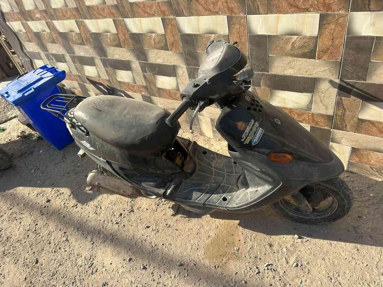 سلام عليكم دراجه بيجي متروكه بيها شاصي ملحوم بسيط وكابريته تعبانه ابيعلك على حطتها وغراضها اصليه كلها قيمها بلي يرضي الله وبلعافيه 
***********
