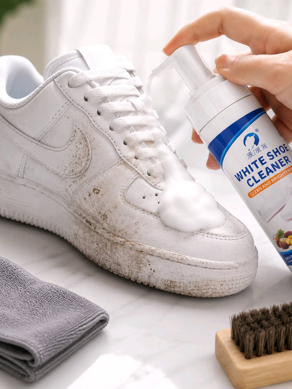 منظف الأحذية البيضاء الرغوي 2×1 – White Shoe Cleaner

خلّي أحذيتك ترجع نظيفة ولامعة بسهولة مع منظف الأحذية الرغوي العملي بتقنية التنظيف بدون ماء.

• تركيبة رغوية Rich Foam لتنظيف الأحذية

• تنظيف بدون ماء Waterless Cleaning

• يساعد على تنظيف وتفتيح الأحذية البيضاء

• مناسب للأحذية الرياضية والسنيكرات والأحذية القماشية والجلدية

• سهل الاستخدام مع بخاخ رغوي عملي

• يمكن استخدامه مع فرشاة ناعمة أو منشفة للتنظيف

• النوع: منظف أحذية رغوي
• الموديل: Clean And Brighten 2 In 1
• السعة: 200ml
• الاستخدام: تنظيف الأحذية البيضاء
• يحتوي على: Rich Foam / Waterless Cleaning / Clean And Bright