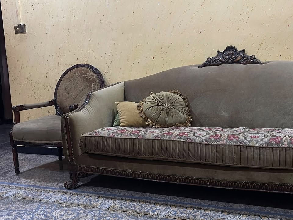 قنفات خشب زان كويتي الاسفنج ضغط عالي نظيفات ومرونة بالجلوس 
السعر ٥٠٠ وبيه مجال 
العنوان / الامن الداخلي ***********
